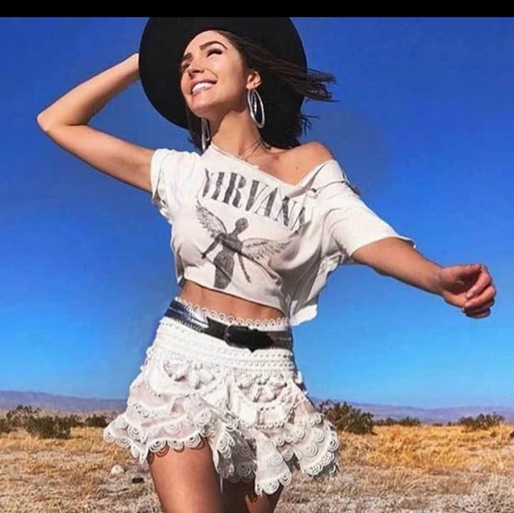 White Nirvana Rock Tee Concert dates on the back - Picture 6 of 7